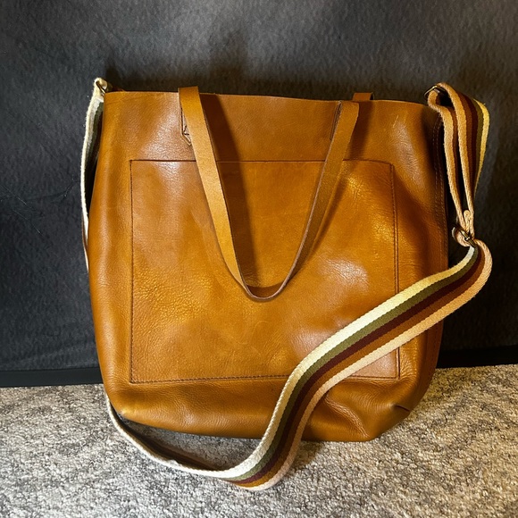 Madewell Handbags - Madewell Brown Leather Transport Tote w/ removable strap